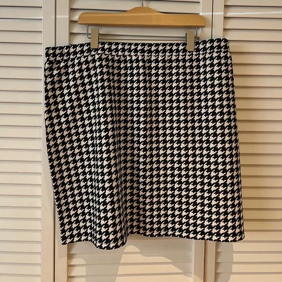 SHEIN skirt - Picture 1 of 2